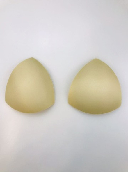 Чашечки треугольные бежевые 75 (А)