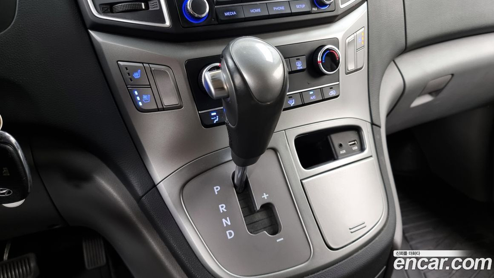 Hyundai The New Grand Starex Van 3-х местный (02.2021)