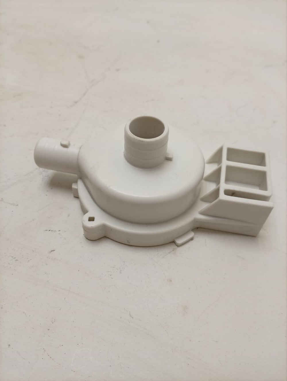 RST703DW кт18 Улитка насоса циркуляции для стиральной машины Ariston C00373082 б/у