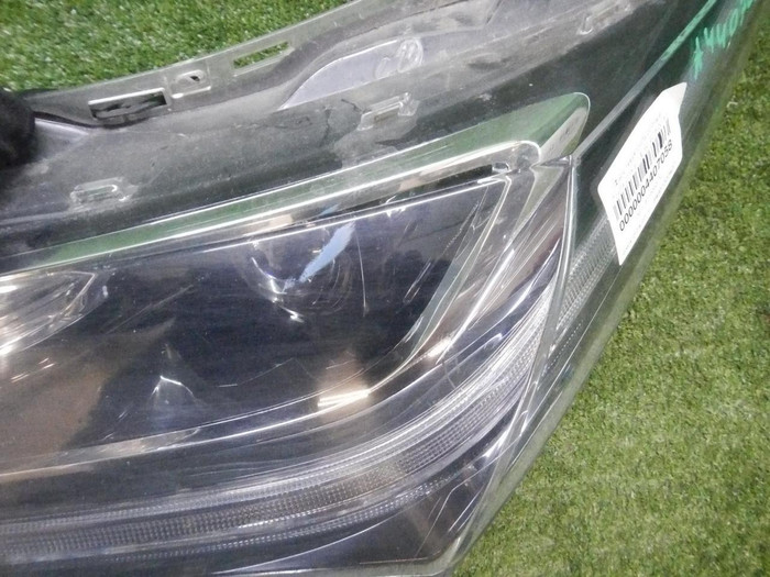 Фара левая Toyota Corolla E160 (2015-2019) LED