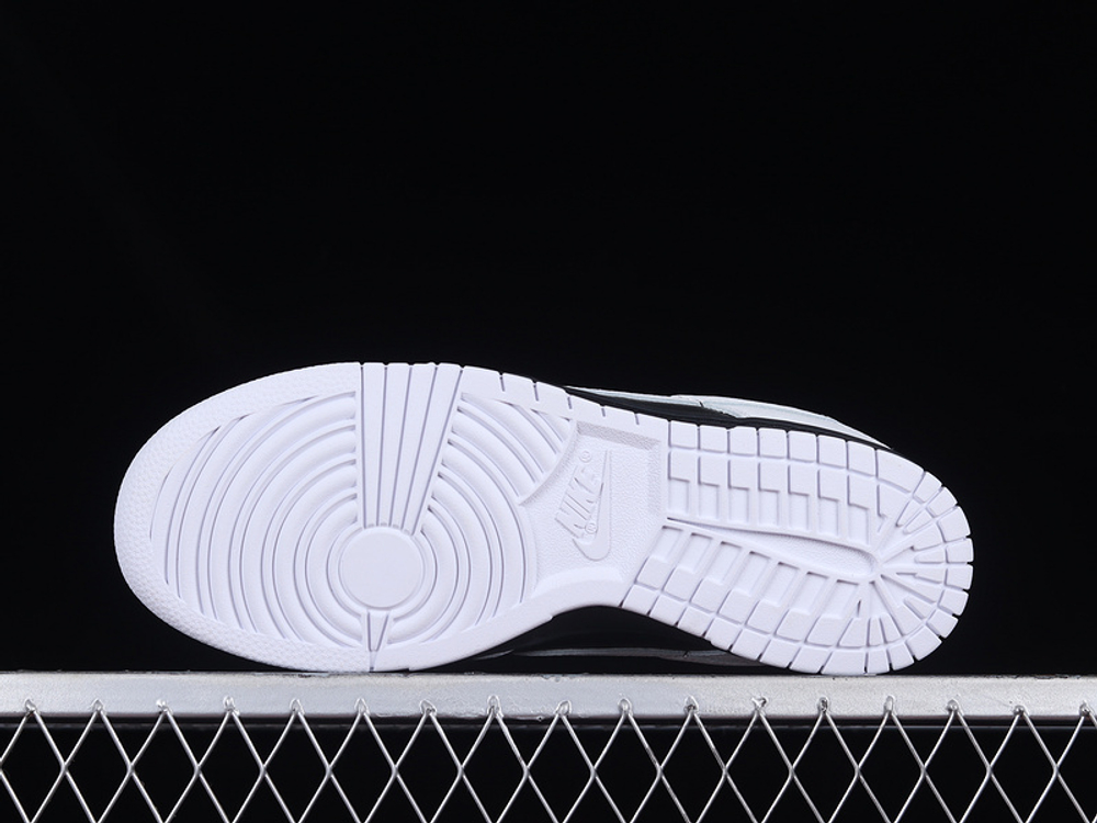 Nike Dunk Low Retro Reverse Panda