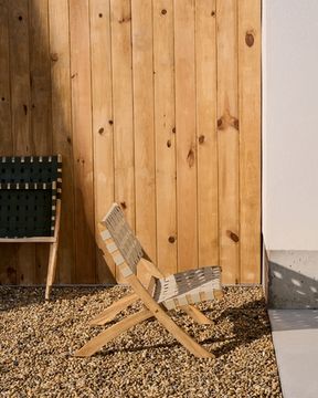 Складное кресло Chabeli из массива акации и шнура кремового цвета La Forma Испания 