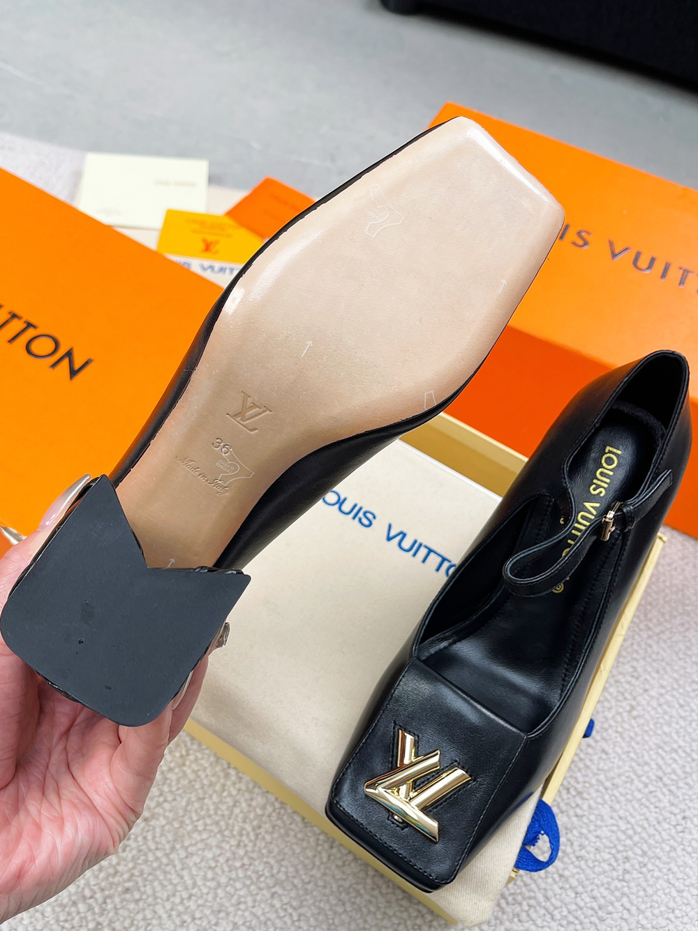 Louis Vuitton Shake Pump