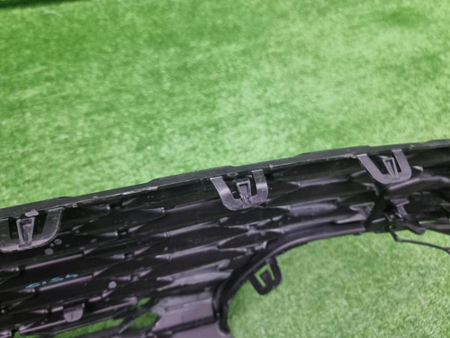 Решетка переднего бампера Mini Hatch F56 (21-24)