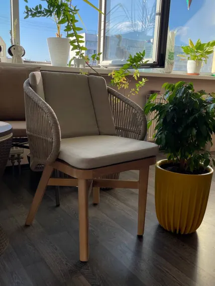 Стул с подушками Mali из массива эвкалипта