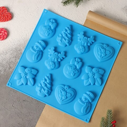 Форма силиконовая для шоколада 3D «Ёлочные игрушки», 30×30 см, 12 ячеек