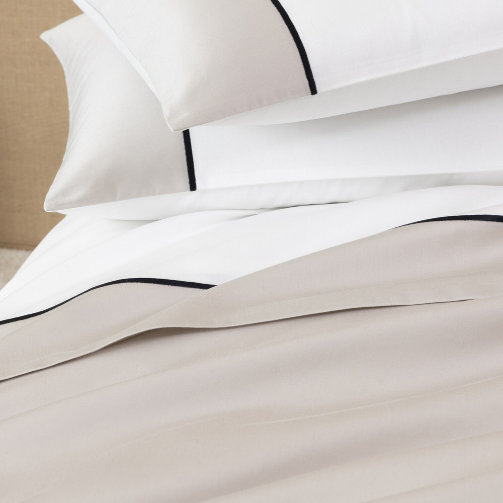 Постельное белье Frette Colour Block Stone/Milk (240 x 220 см)