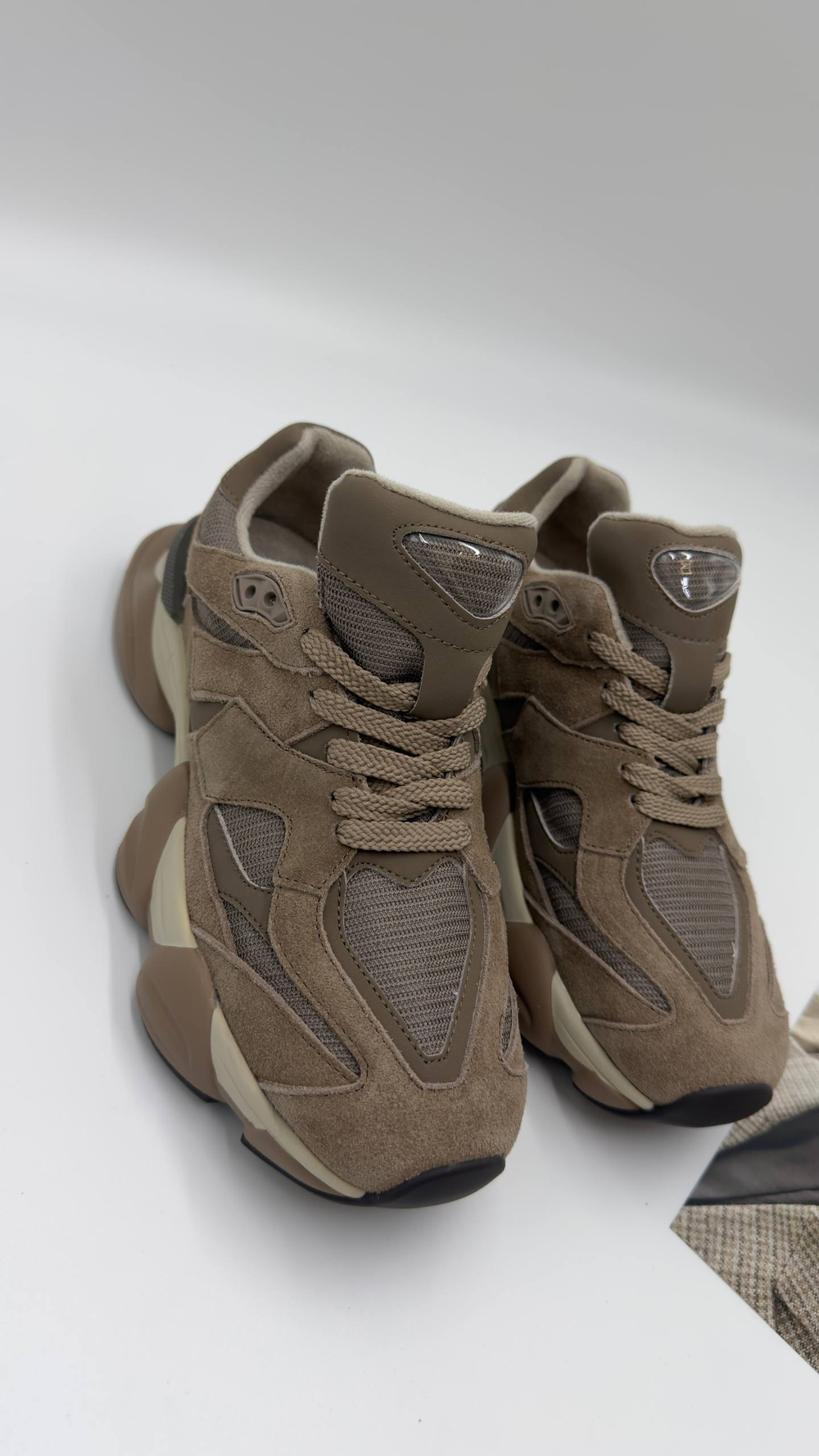 Кроссовки женские натуральная кожа/замша артикул 8888-39 цвет "коричневый"