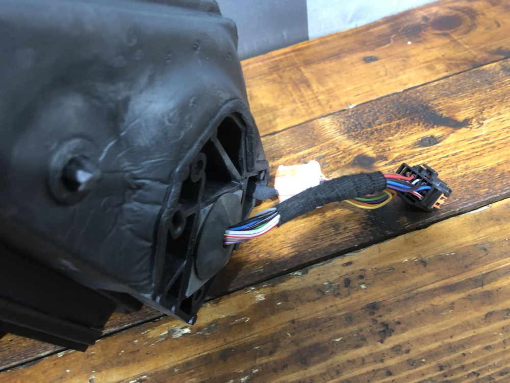 Зеркало левое 17 Pin (9+8) Peugeot 3008 2 16-нв Б/У Оригинал 98261657XT