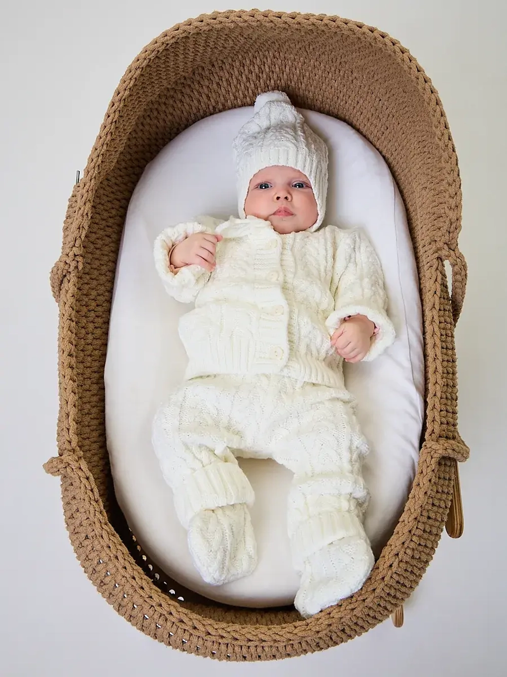 вязаный костюм для новорожденных