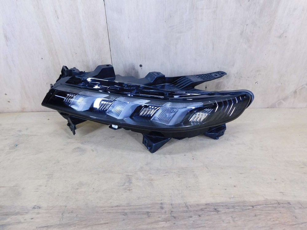 противотуманная фара левая Suzuki Fronx WDB3S