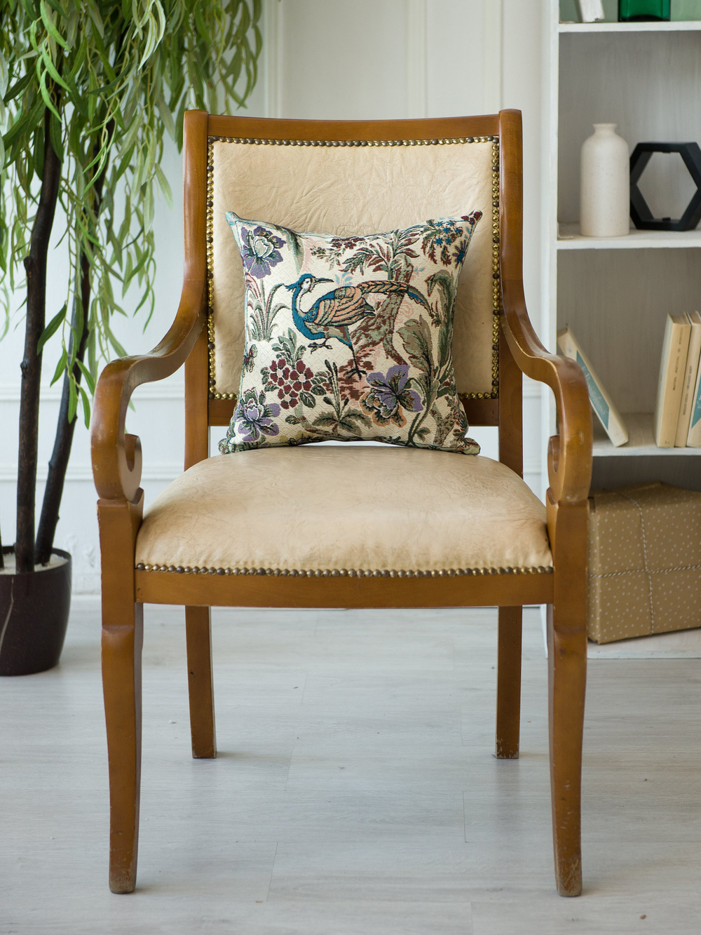 Декоративный гобеленовый чехол для интерьерной подушки Птица дивная 38*38