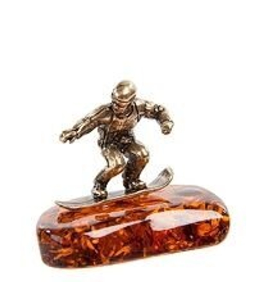 Фигурка латунная "Сноубордист" на янтаре