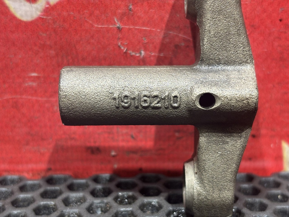 Коромысло клапана 2021г.