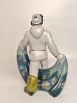 Фарфоровая статуэтка "Рыбак с сетью" Полонное ЗХК