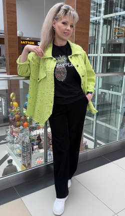 Джинсовый итальянский жакет с перфорацией в яблочном цвете