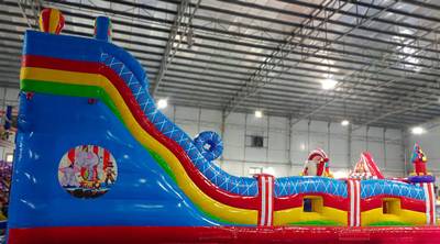 Коммерческий надувной батут «Парк развлечений», 14x6x7 м.