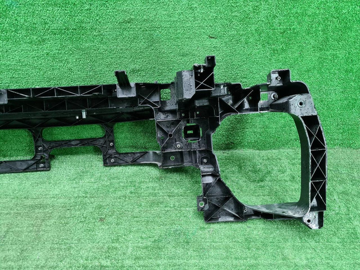 Телевизор Lixiang L9 (2022-н.в.)