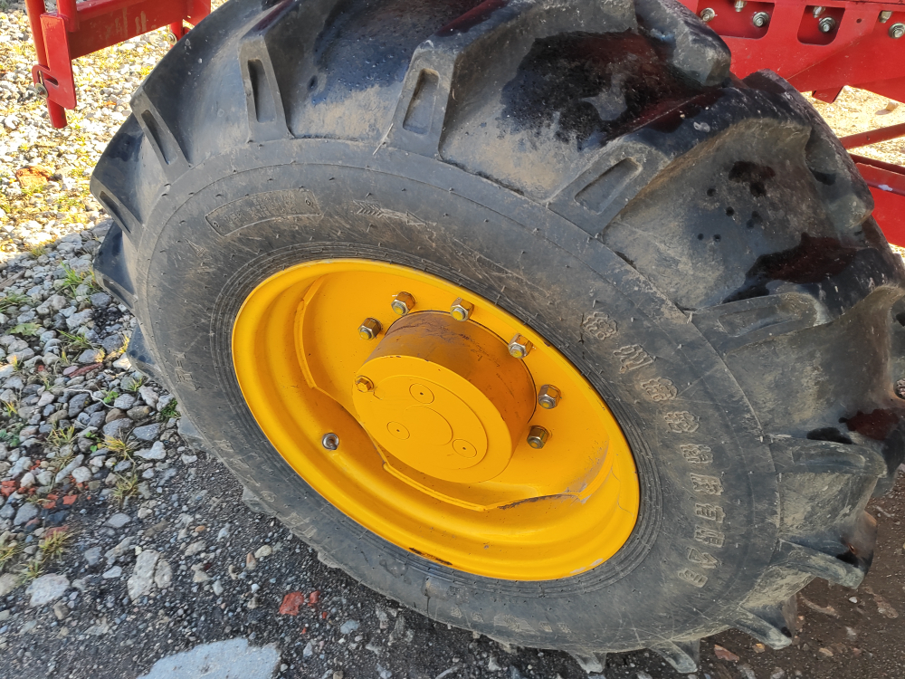 Lovol GK120 Комбайн GK120 (Дизельный, 7,3 л, 219 л.с., МТ)