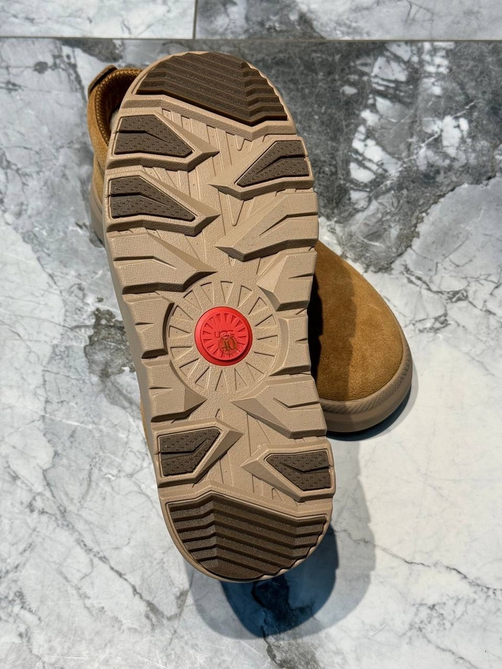 UGG