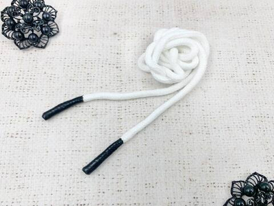 Шнур, ш. 6 мм, L 122 см, молочный с чёрным