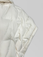 Жилетка 1209 удлиненный с капюшоном на кнопках сбоку