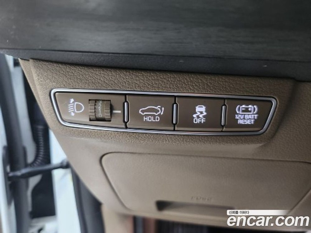Kia K8 Hybrid Noblesse (09.2021)