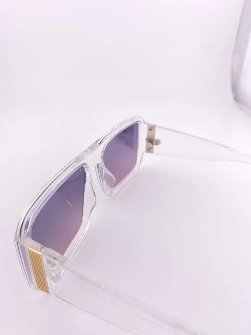 Очки солнцезащитные