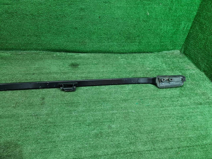 Рейлинг правый Toyota Land Cruiser 200 (2015-2021)