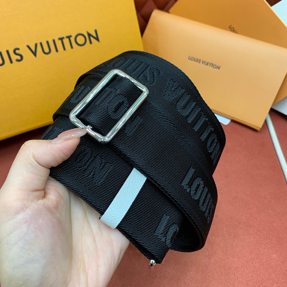 Louis Vuitton Gaston Wearable Wallet