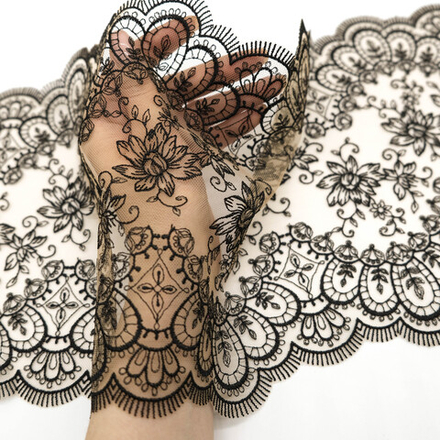 Вышивка на сетке ТЕЛЕСНЫЙ/ЧЕРНЫЙ, 21см