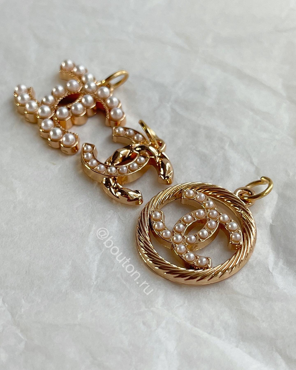 Подвеска Шан. Золото Лого 22 мм жемчуг круглая