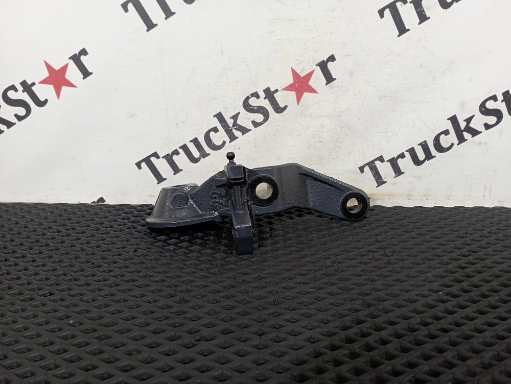 Кронштейн торсиона кабины правый 2020г