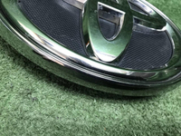 Эмблема решетки радиатора Toyota Fortuner 2 15-нв