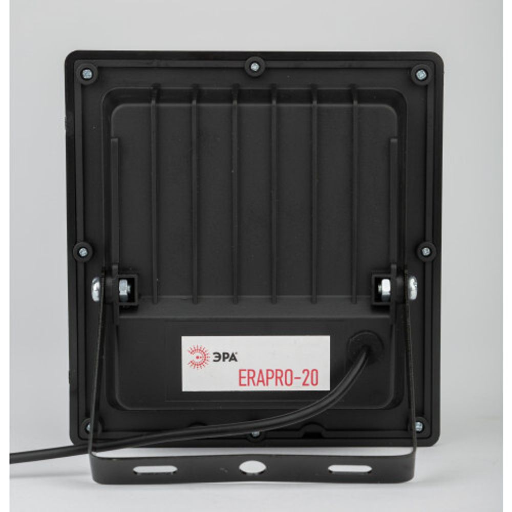 ЭРА Прожектор светодиодный уличный на солн. бат. 20W, 350 lm, 5000K, с датч. движения, ПДУ, IP65 (6/