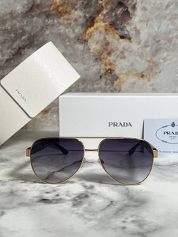 Очки Prada