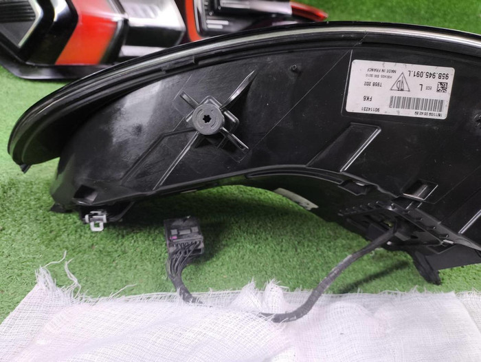 Фонарь левый внешний Porsche Macan 95b (2018-н.в.)