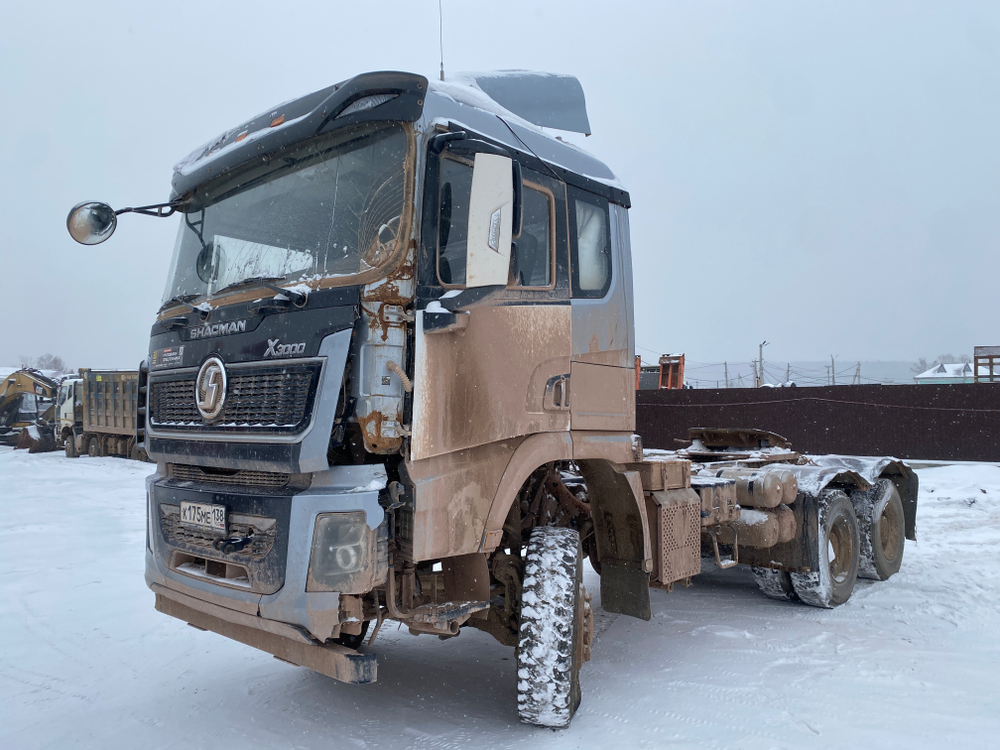 Shacman (Shaanxi) SX* 6x6 Седельный тягач SX42584DV385 (Дизельный, 11,6 л, 430 л.с., МТ)