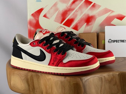 Air Jordan 1 Retro Low OG SP Rookie Card - Away Trophy Room