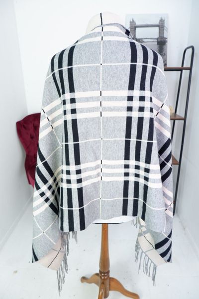 Abercrombie&Fitch, BNPRT, Zara, Pull&bear Abercrombie&Fitch, BNPRT, Zara, Pull&bear