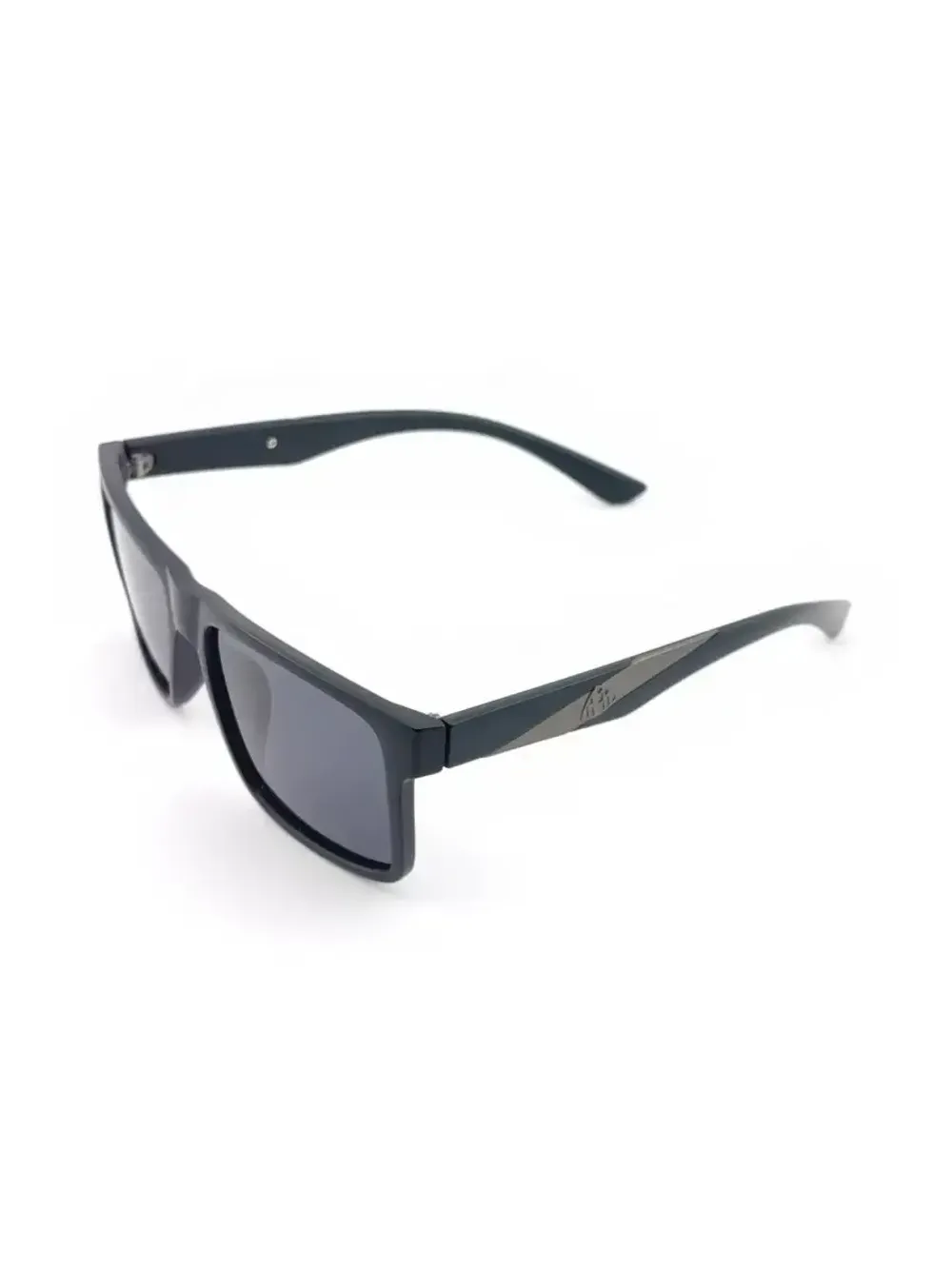 Солнцезащитные очки с поляризацией