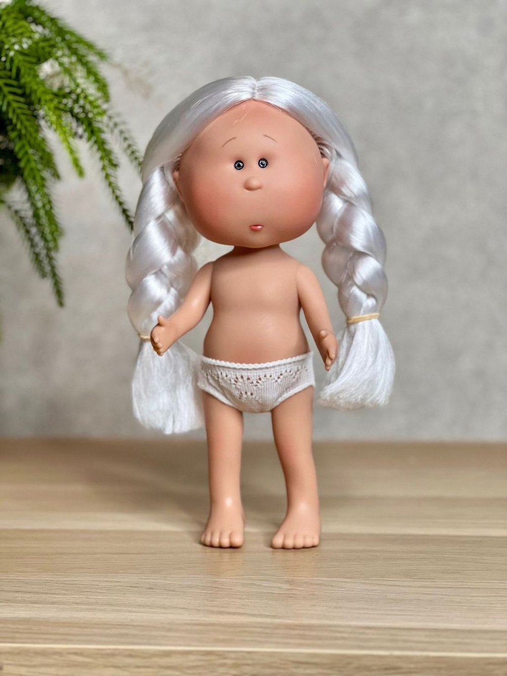 Кукла Nines виниловая 30см MIA без одежды (3000W45A)
