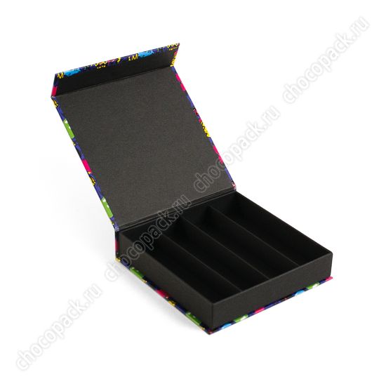 Упаковка с магнитным клапаном для 16 шоколадных конфет. Микки