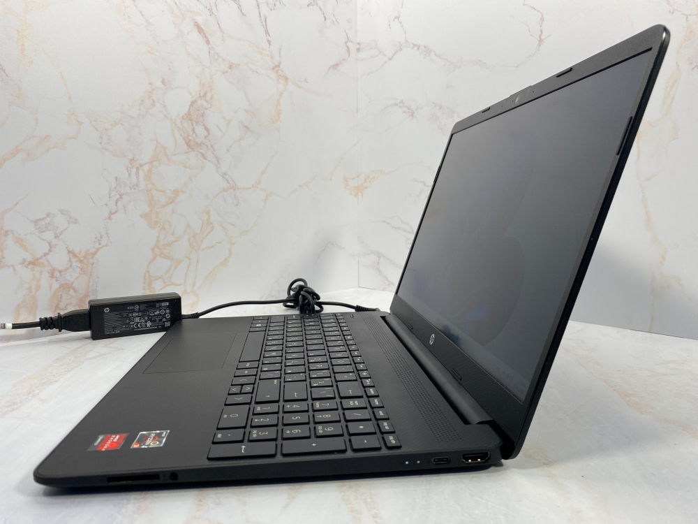 Ноутбук HP 15s-eq1216ur. Конфигурация: AMD Ryzen 3 3250U/4GB/256GB SSD/AMD Radeon Graphics/15,6 (1920*1080) IPS/Win 11