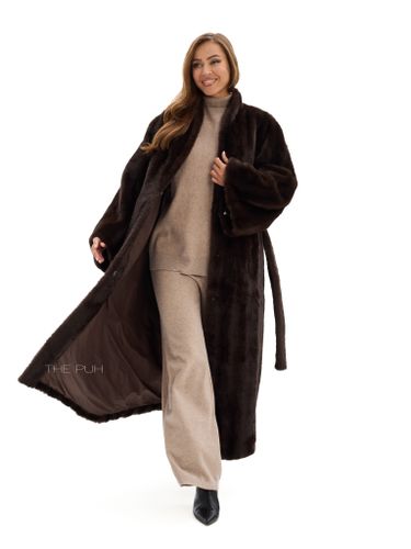 Длинная шоколадная шуба из эко-меха