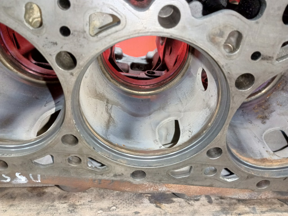 Блок цилиндров двигателя MX340U1 EURO-5 2018г.