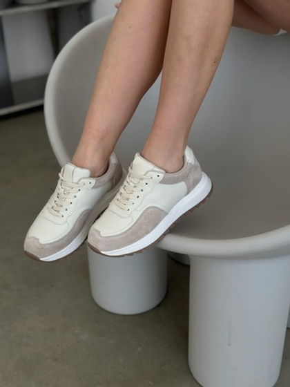 Кроссовки из натуральной замши