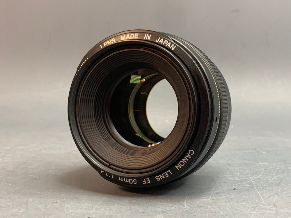 Canon Lens EF 50mm 1:1.4 с дефектом