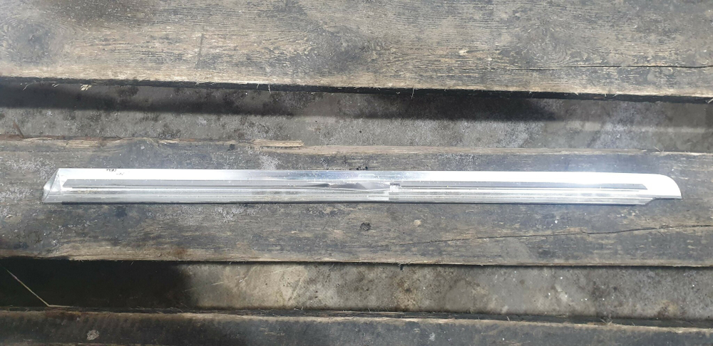 Накладка стекла заднего левого Mercedes GLC (X253) 15-нв Б/У Оригинал A2536700122