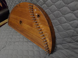 Гусли шлемовидные 20 струн без подлокотника